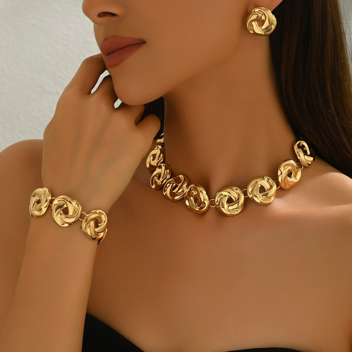 Twisted Knot Link Jewelry from the ANGLOOP jewelry collection