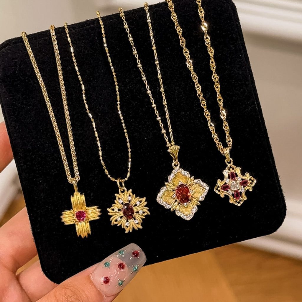 Vintage Buqi Style Lovely Sterling Silver 925 Necklace Brushed Little Red Book Same Style Cube Sugar Clavicle Chain Ins Opera Pendant