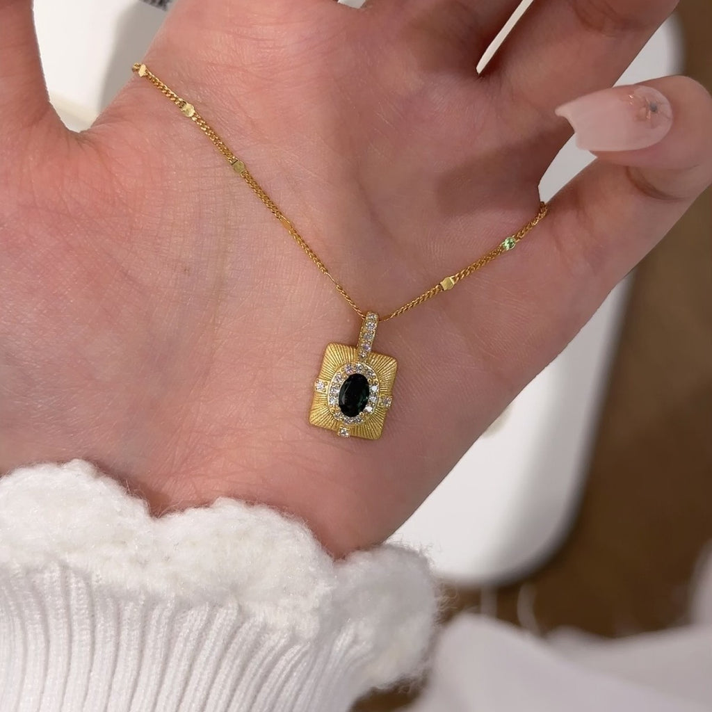 Bucey Cube Sugar Sterling Silver 925 Necklace Retro Style Handmade Brushed Emerald Clavicle Chain Ins Light Luxury Style Pendant