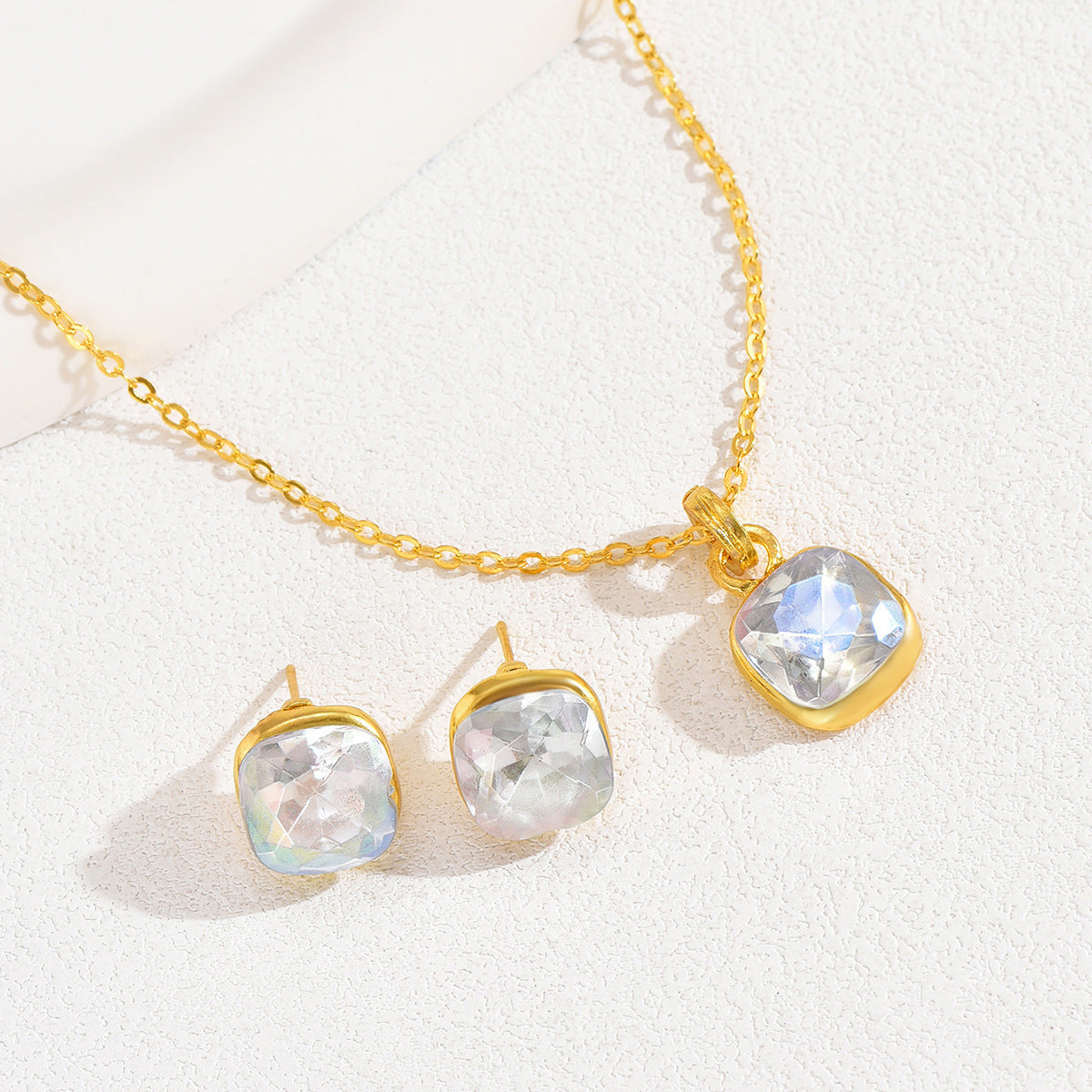 Clear Round Pendant Jewelry — product image 3