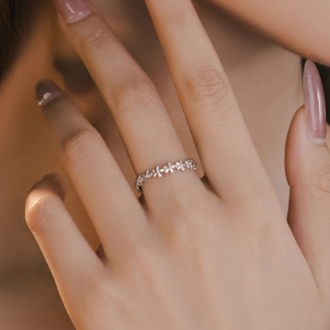 Daisy Pure Silver 925 Ring Female Niche Design Light Luxury Flower Plain Ring Ins Style Romantic Garland Ring