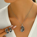 Dark Double-Curve Pendant Jewelry