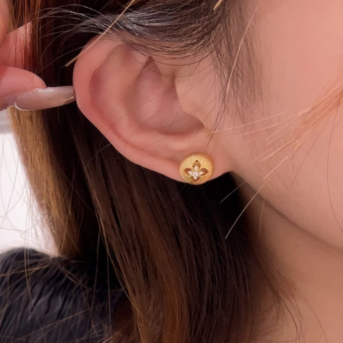 Lucky Clover Sterling Silver 925 Stud Earrings Vintage Lace Brushed Earrings Light Luxury Palace Style Flower Earrings