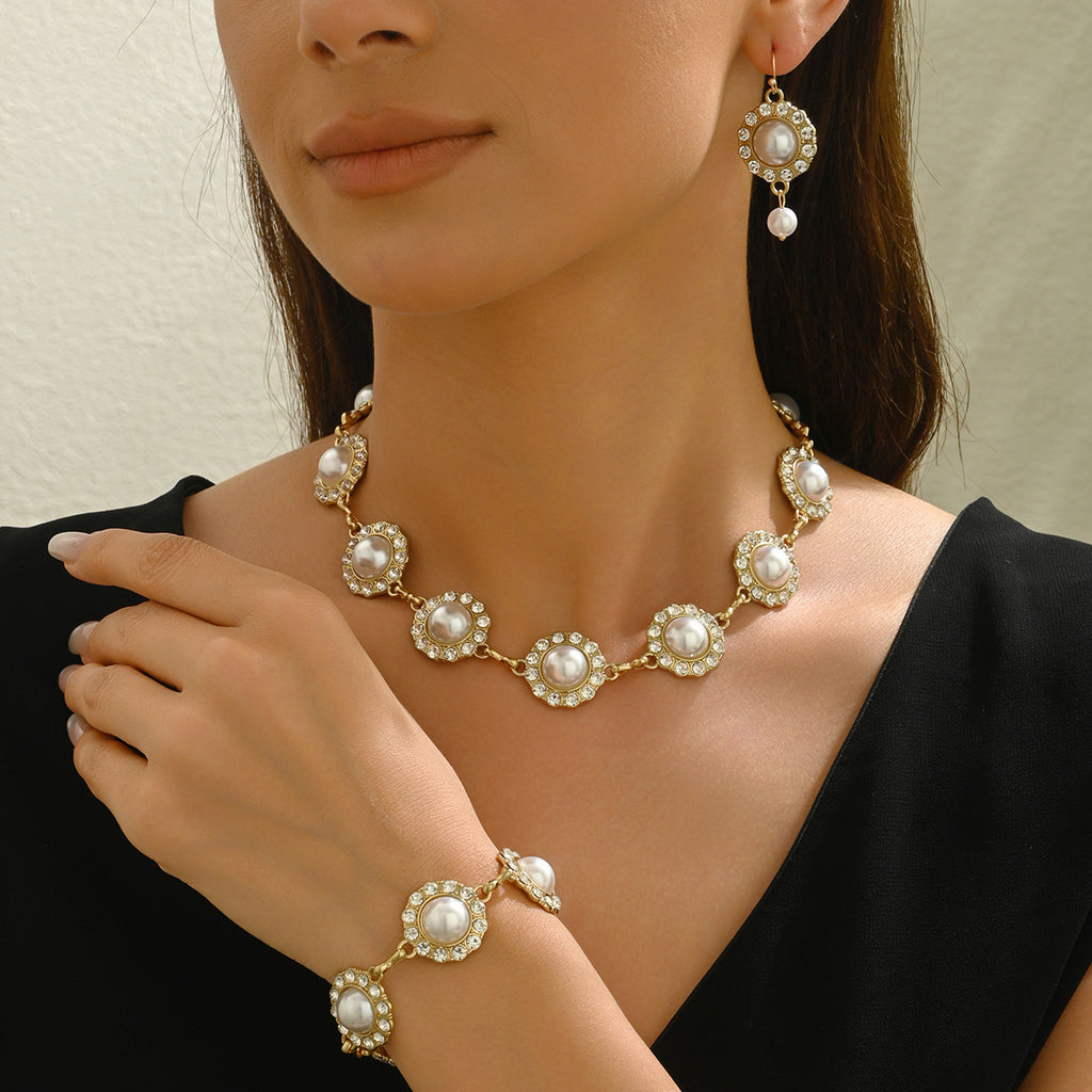 Pearl-Effect Medallion Jewelry — product image 2