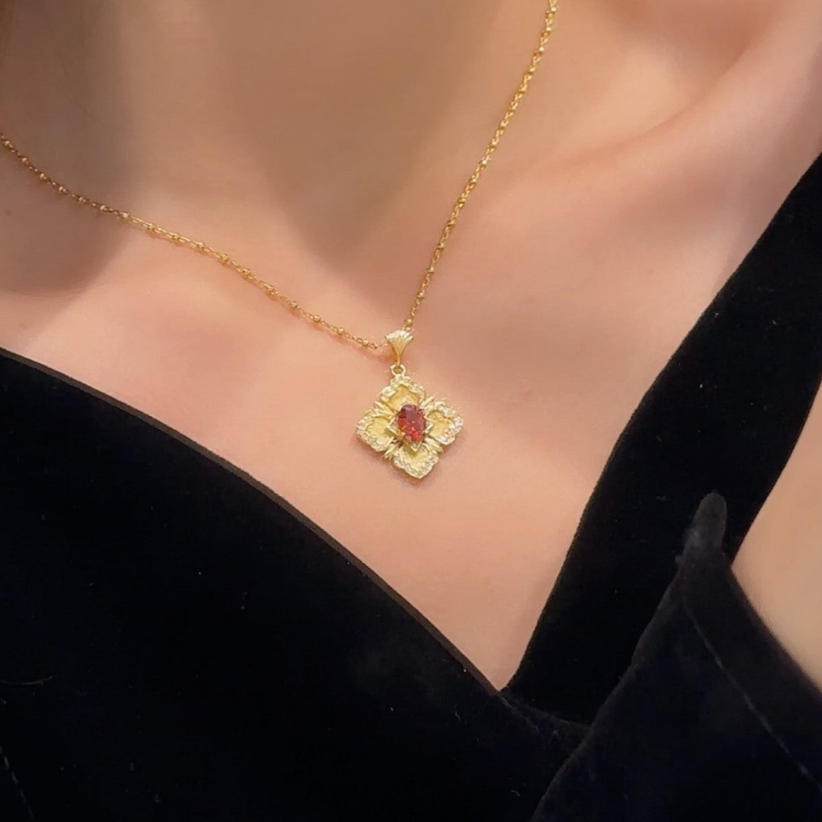 Vintage Buqi Style Rose Window Red Zircon Sterling Silver 925 Necklace Light Luxury High-Grade Clavicle Chain Square Pendant