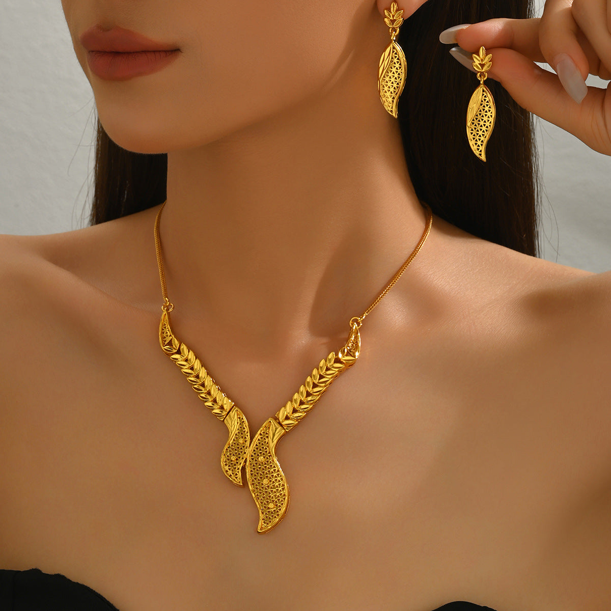 Open Leaf Statement Necklace Jewelry