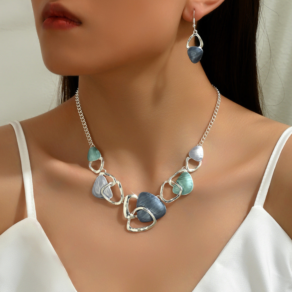 Soft-Color Irregular Loop Jewelry