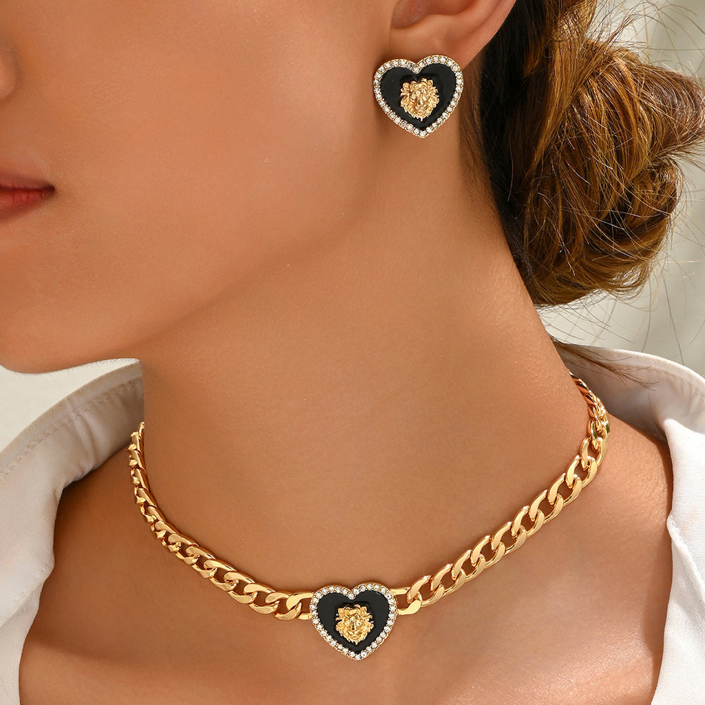 Black Heart Medallion Chain Jewelry — product image 2