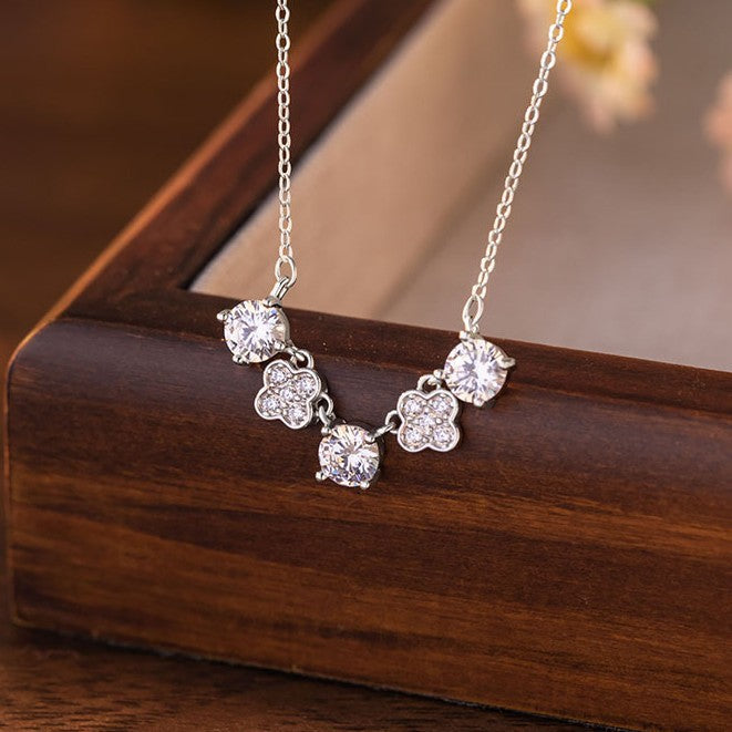 Lucky Clover Sterling Silver 925 Necklace Female Niche Design Light Luxury Star Zircon Clavicle Chain Flower Pendant