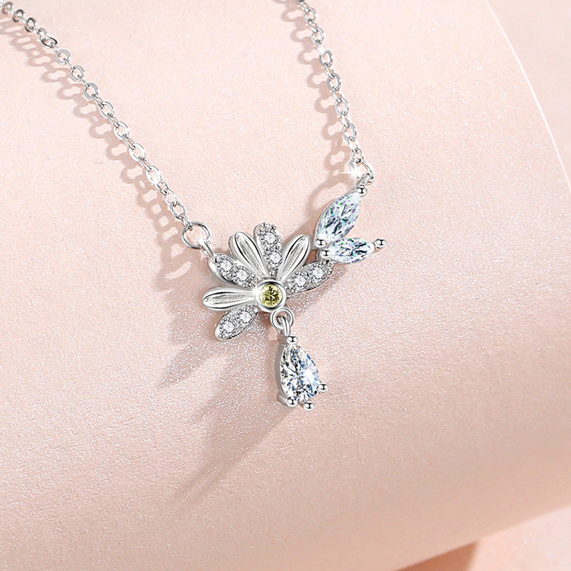 Daisy Sterling Silver 925 Necklace Female Niche Design Light Luxury Zircon Tassel Clavicle Chain Ins Style Butterfly Pendant