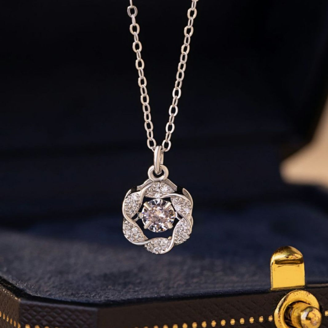 Eight Awn Star Sterling Silver 925 Smart Necklace Women's Fashion All-Match Star Zircon Clavicle Chain Beating Heart Pendant