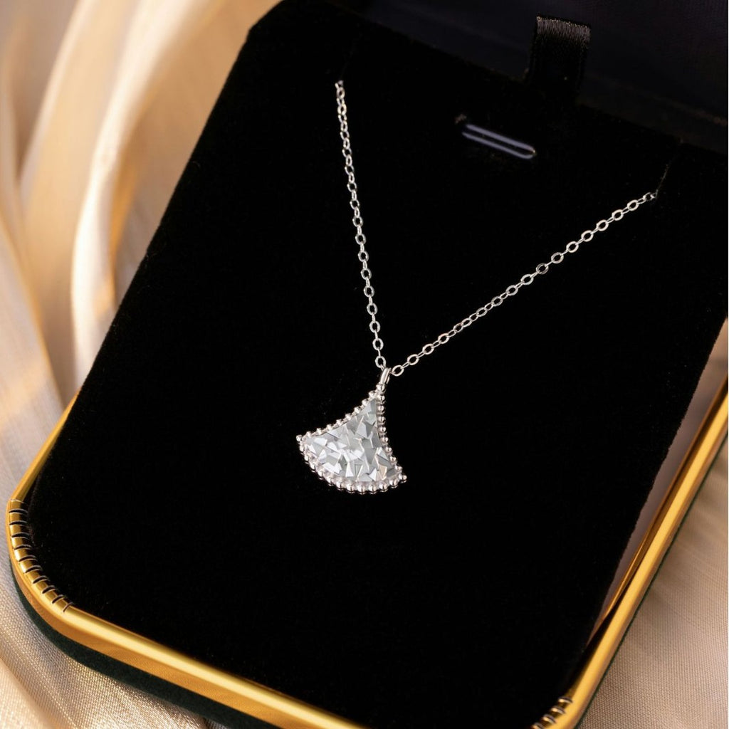 Small Skirt Sterling Silver 925 Necklace Women's Light Luxury High-Grade Fan-Shaped White Fritillary Clavicle Chain Ins Style Skirt Pendant