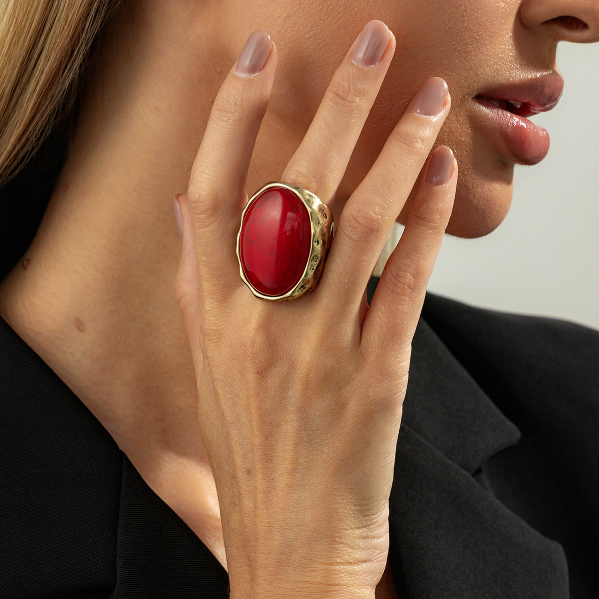 Bold Oval Cabochon-Effect Ring — product image 3