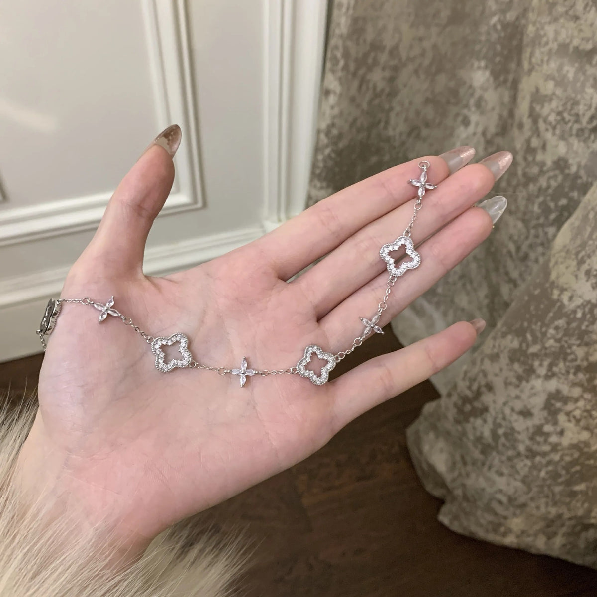 Flash Lucky Clover Sterling Silver 925 Bracelet Female Ins Broken Diamond Starry Flower Bracelet Rich Home Gold Bracelet