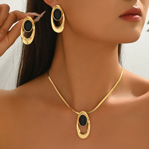 Black Oval Double-Frame Jewelry