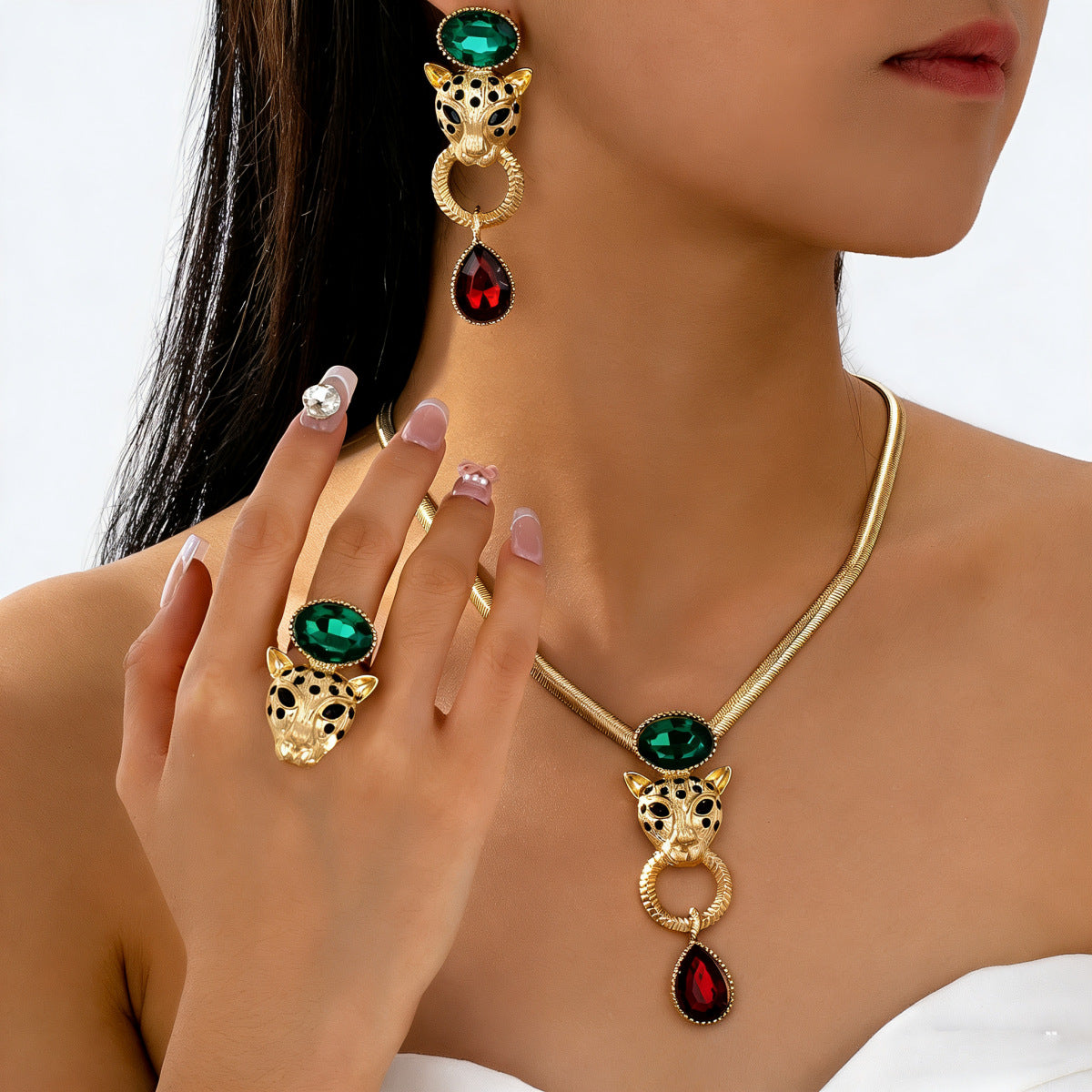 Animal-Head and Teardrop Jewelry