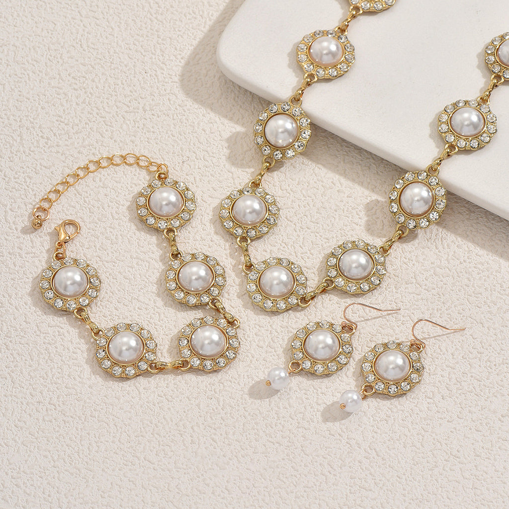 Pearl-Effect Medallion Jewelry — product image 3