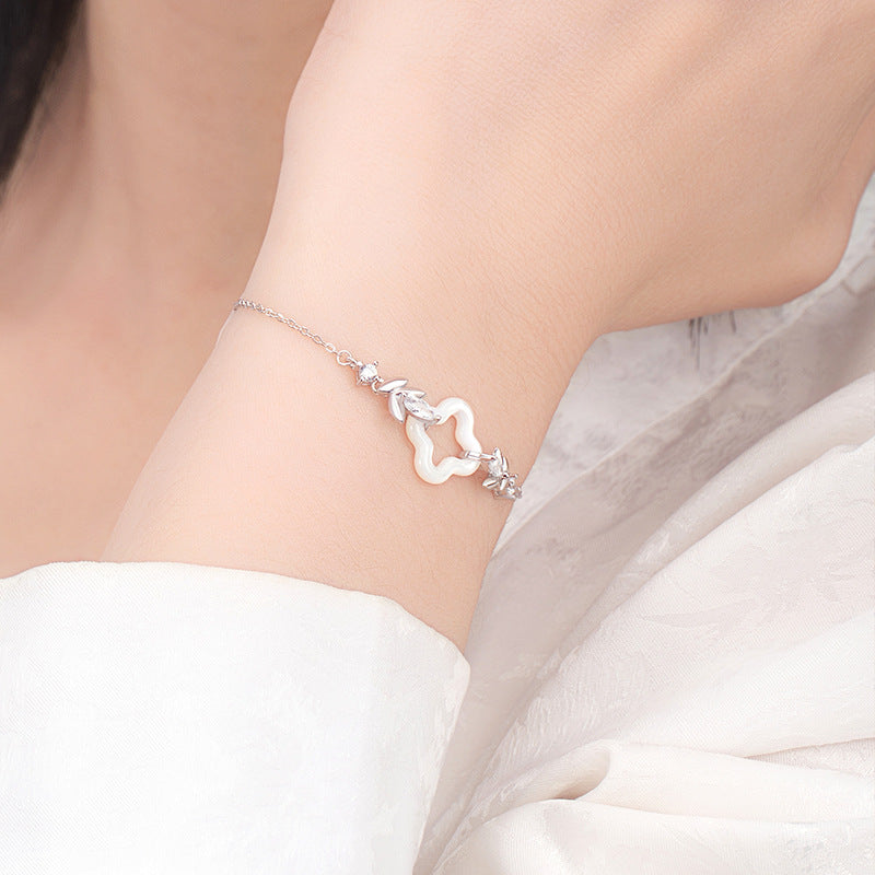 Clover S925 Sterling Silver Bracelet for Women Light Luxury High-End Sense Niche Fritillary Design Tassel Safe Holiday Gift for Women