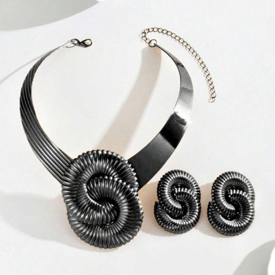 Ribbed Double-Spiral Collar Jewelry — product image 3