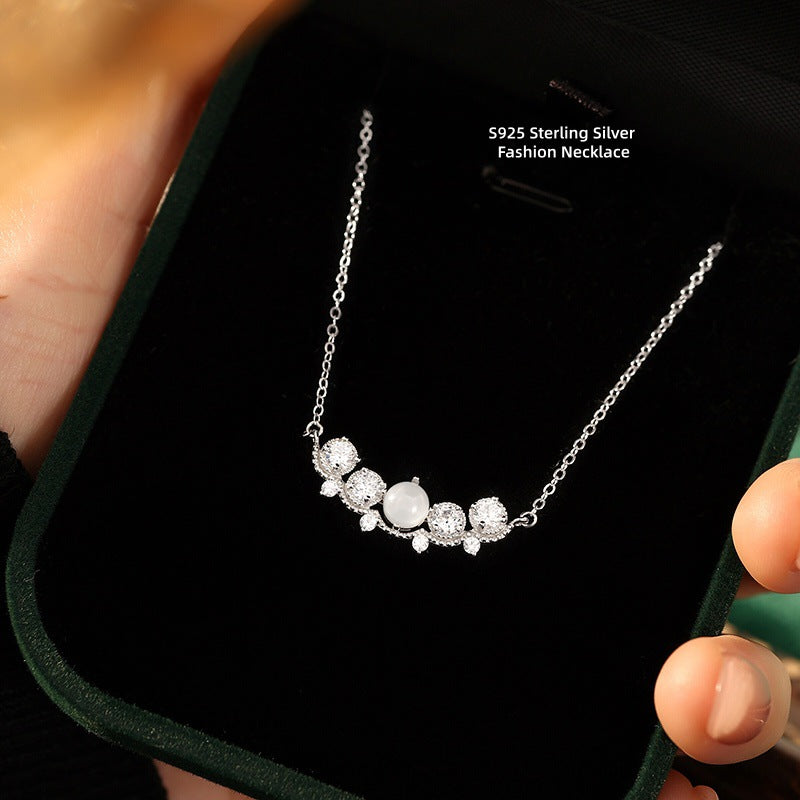 New S925 Silver Clover Necklace Moonstone Natural White Agate Pendant Small Fresh Clavicle Chain Light Luxury Silver Jewelry