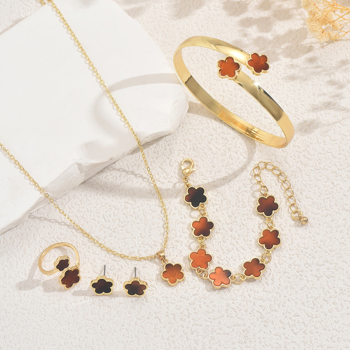 Tiny Clover Jewelry — product image 3