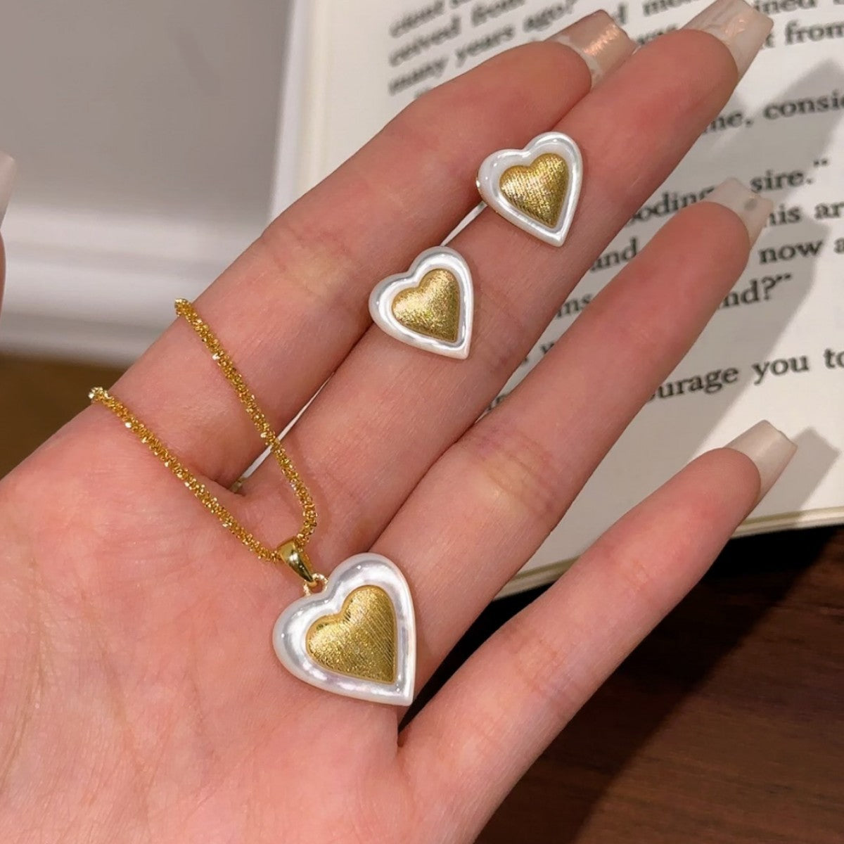 Heart White Fritillary Sterling Silver 925 Necklace Vintage Handmade Brushed Clavicle Chain Ins Style Light Luxury High-Grade Pendant